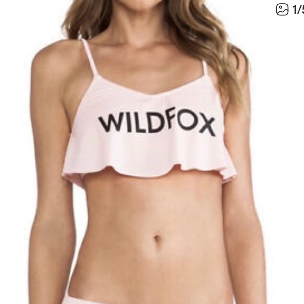 👙 WILDFOX Light Pink Bikini Ruffle Top W/ Hearts) Medium 🩷